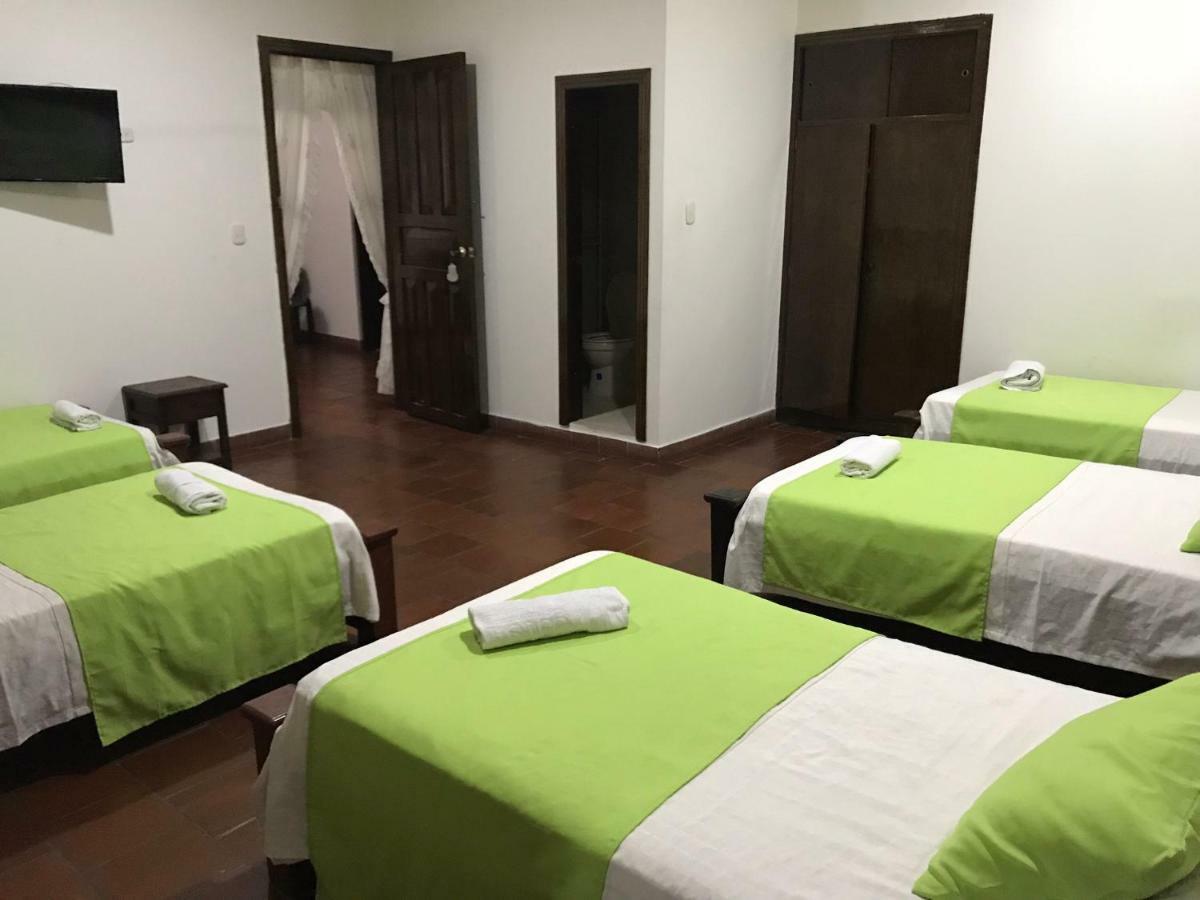 Nieves Hotel Giron